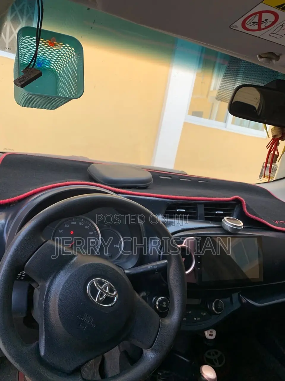 Toyota Vitz 1.3 AWD 5dr 2013 Brown