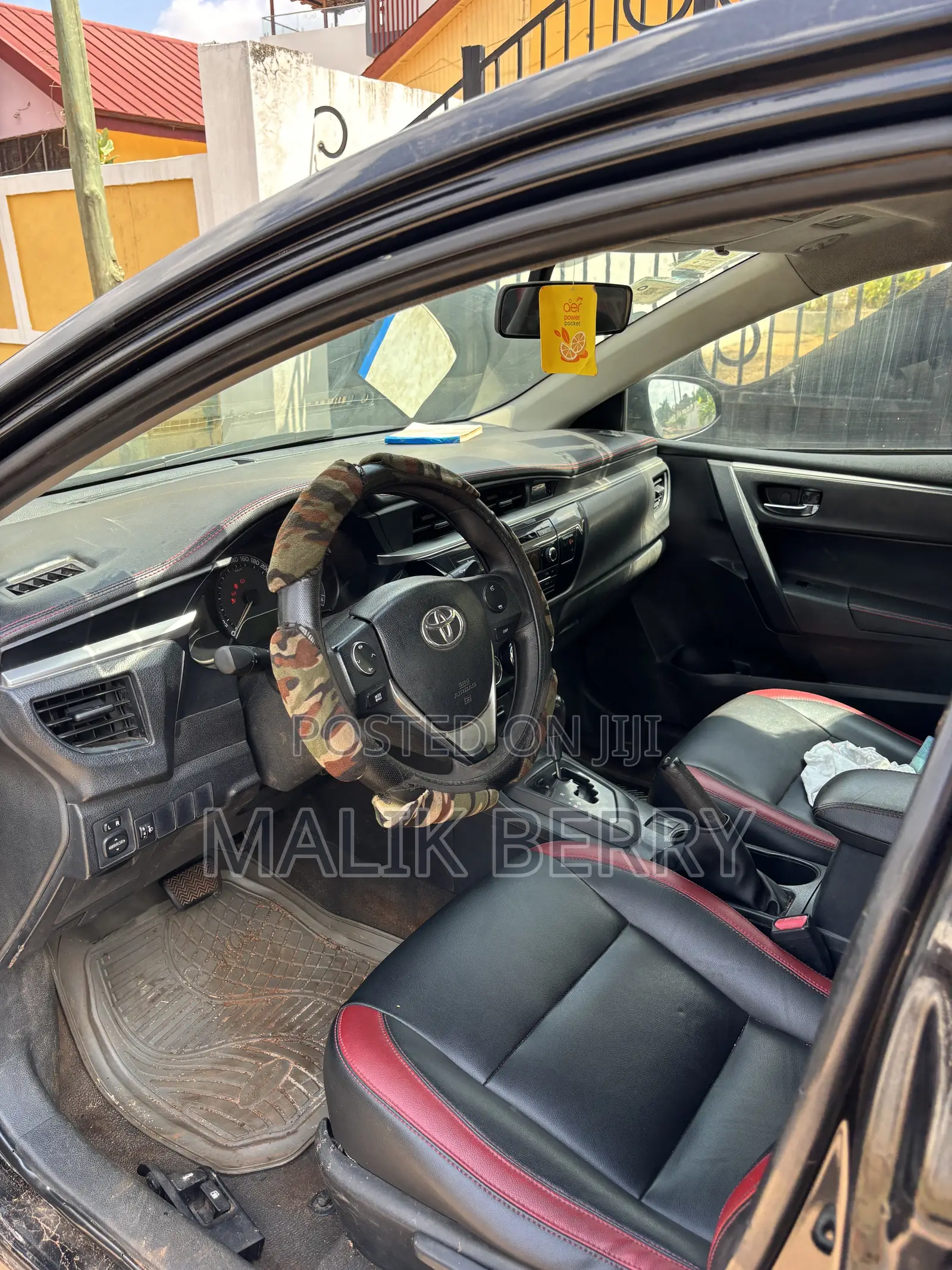 Toyota Corolla LE 4dr Sedan (1.8L 4cyl CVT) 2014 Black