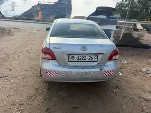 Toyota Belta 2010 Silver