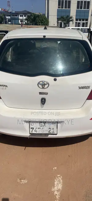 Toyota Yaris 2011 White