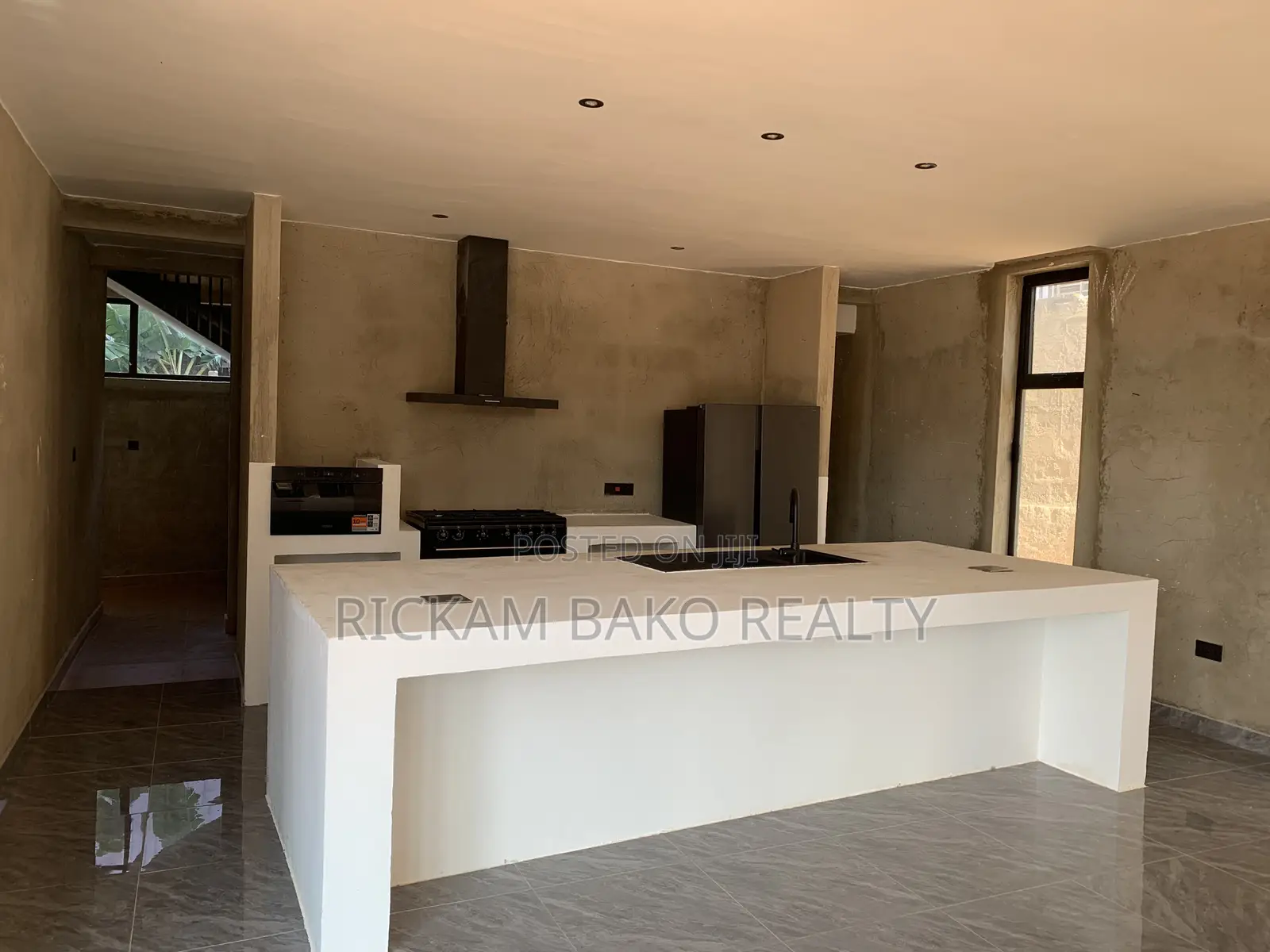 Furnished 11bdrm Villa in Weija for sale