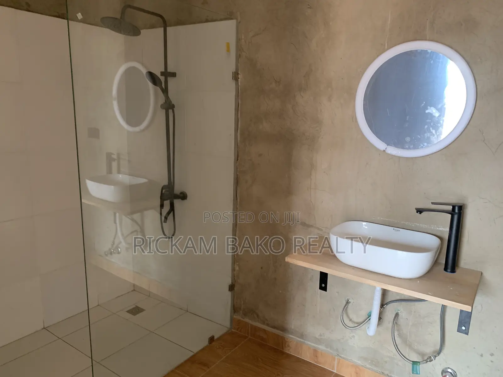 Furnished 11bdrm Villa in Weija for sale