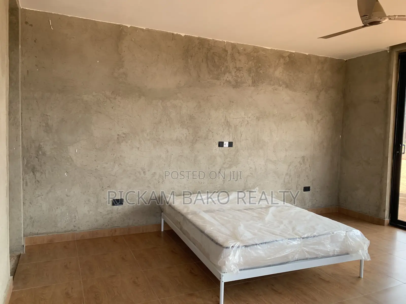 Furnished 11bdrm Villa in Weija for sale