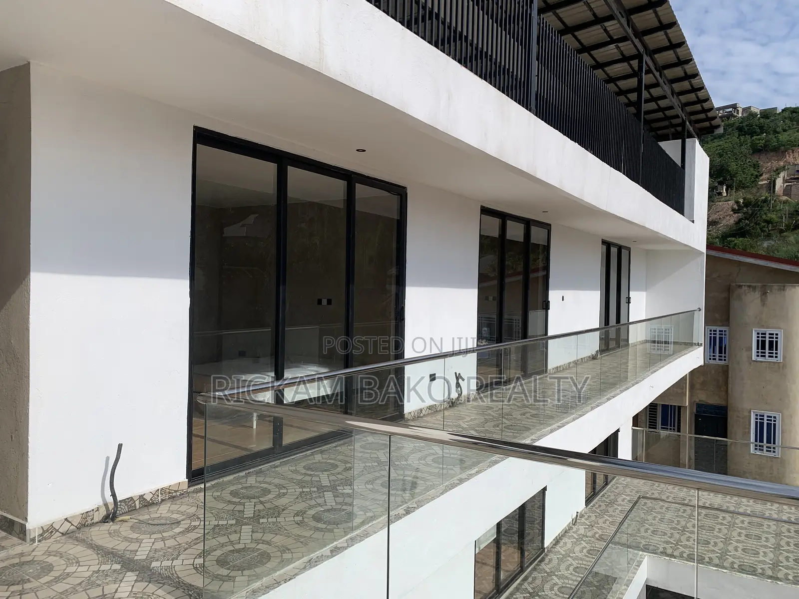 Furnished 11bdrm Villa in Weija for sale