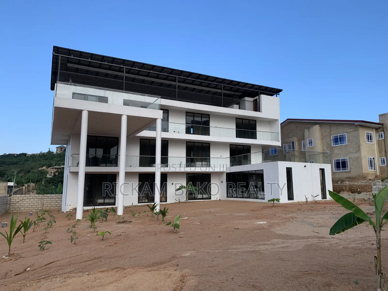Furnished 11bdrm Villa in Weija for sale