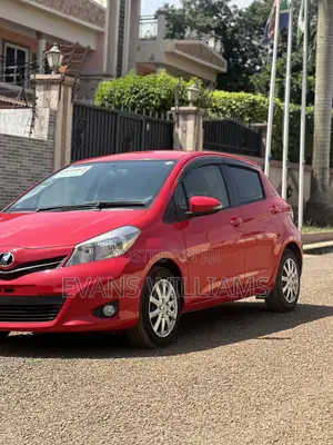 Toyota Vitz 1.3 FWD 5dr 2014 Red