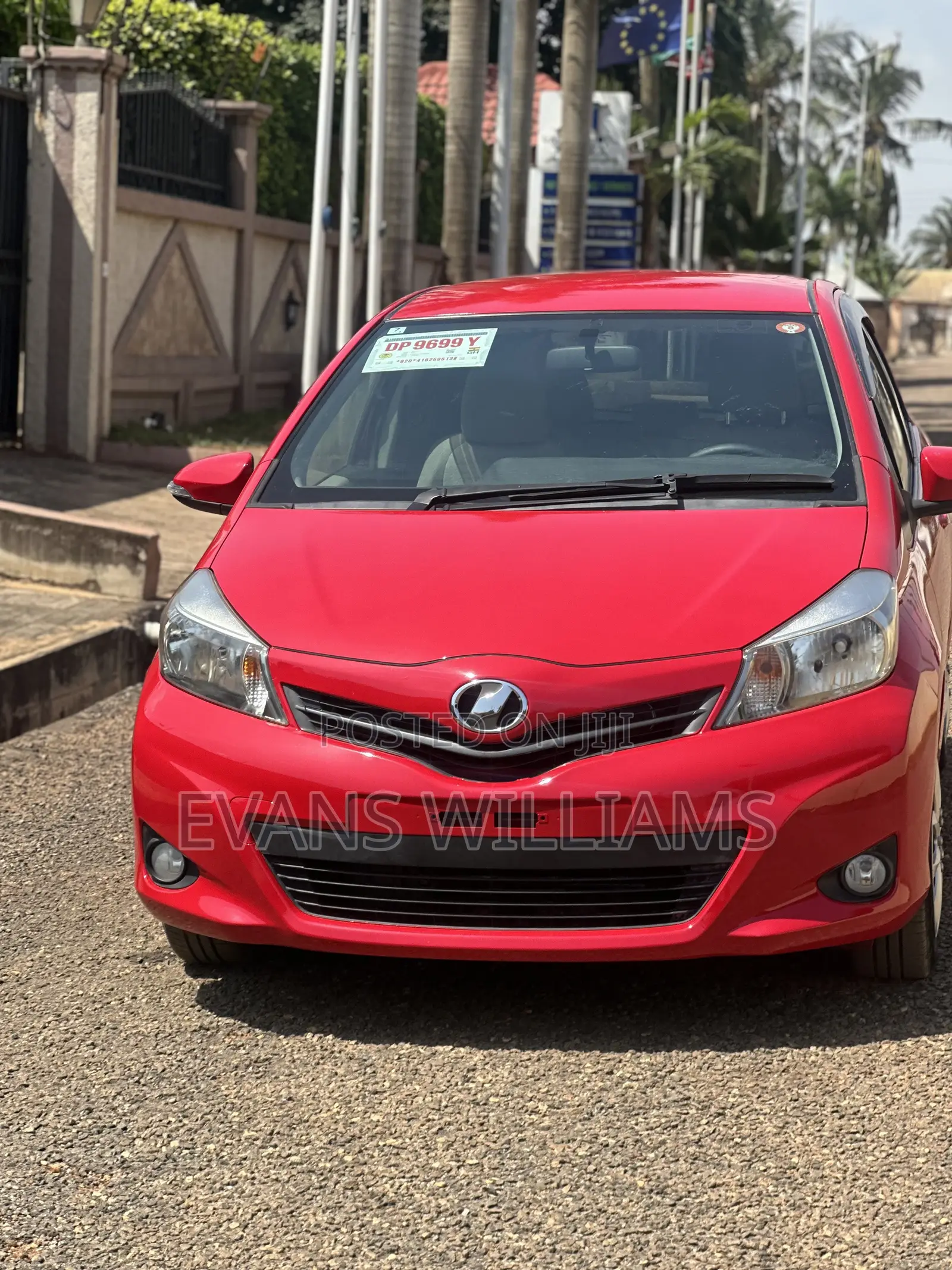Toyota Vitz 1.3 FWD 5dr 2014 Red