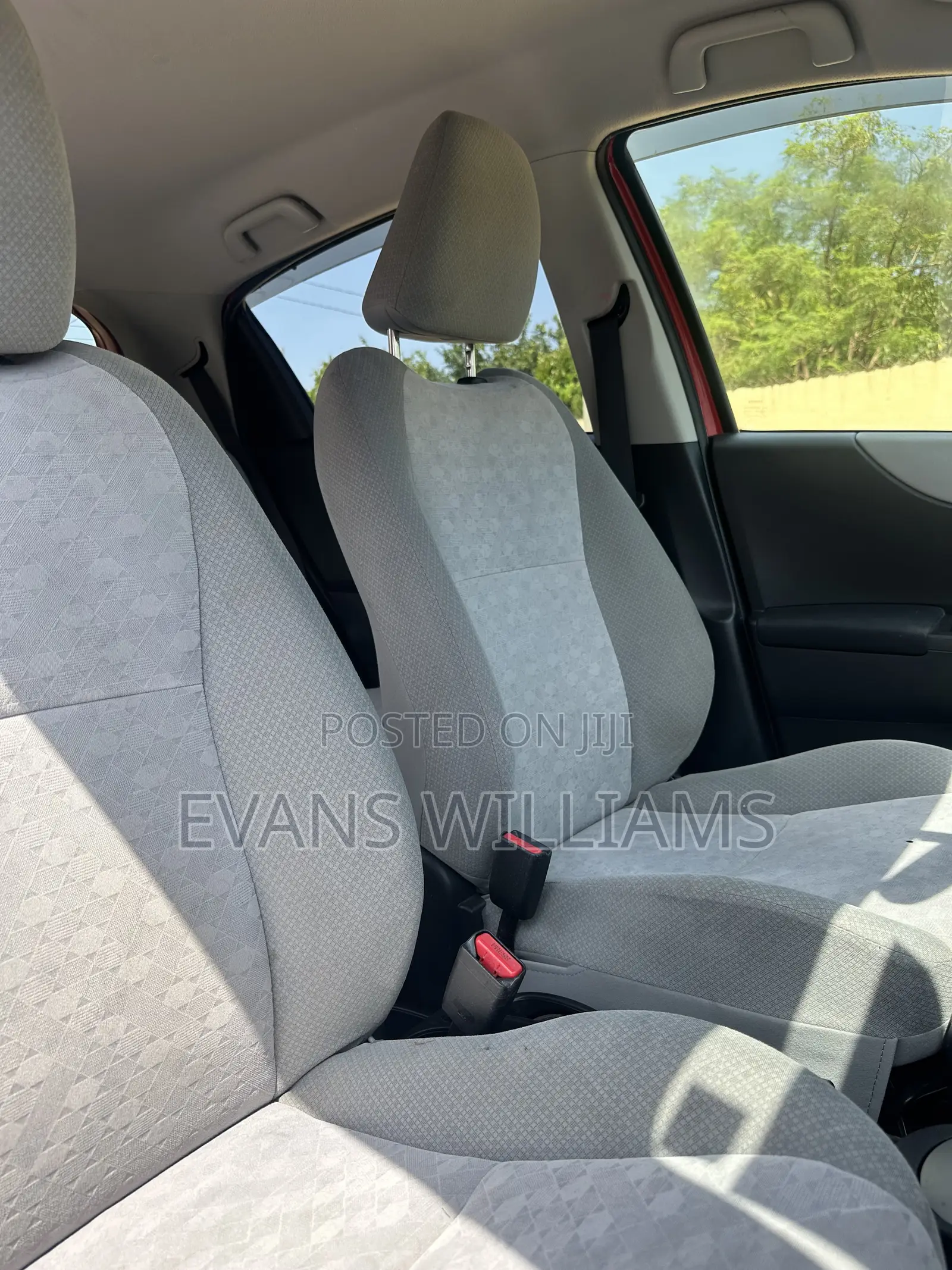 Toyota Vitz 1.3 FWD 5dr 2014 Red
