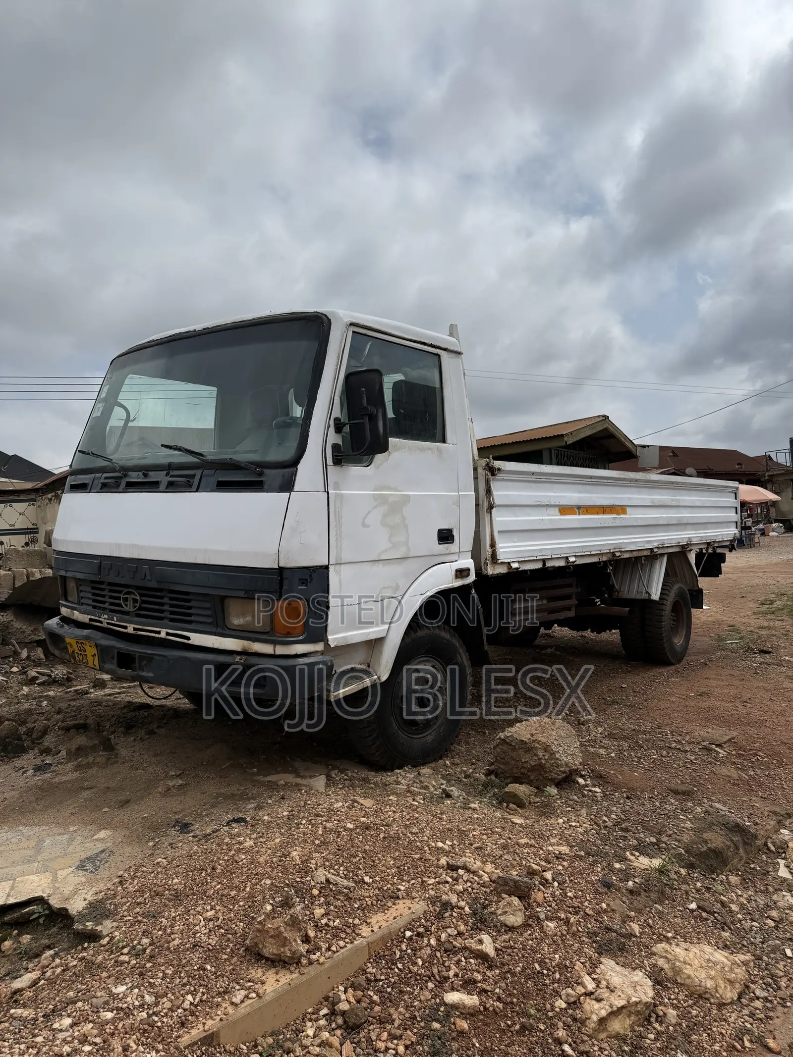 Tata 709 Going for Cool Price and Is a Moving Car