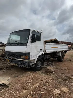Tata 709 Going for Cool Price and Is a Moving Car