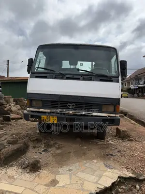 Tata 709 Going for Cool Price and Is a Moving Car