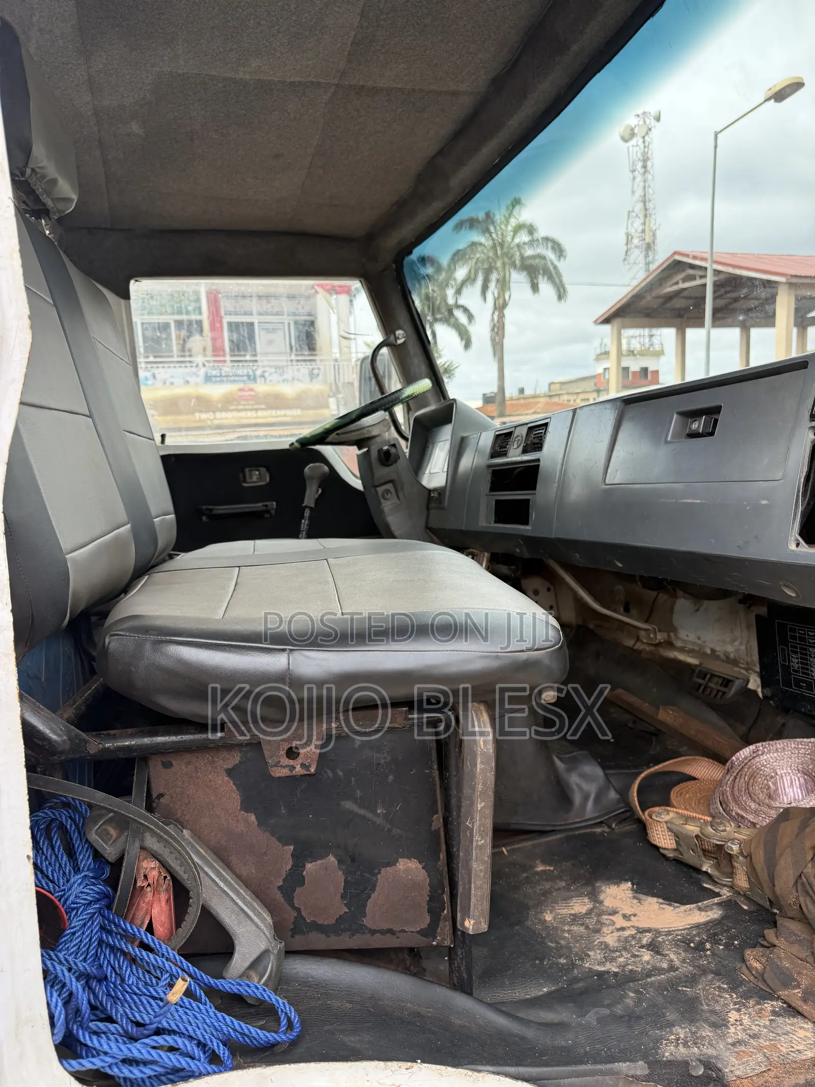 Tata 709 Going for Cool Price and Is a Moving Car