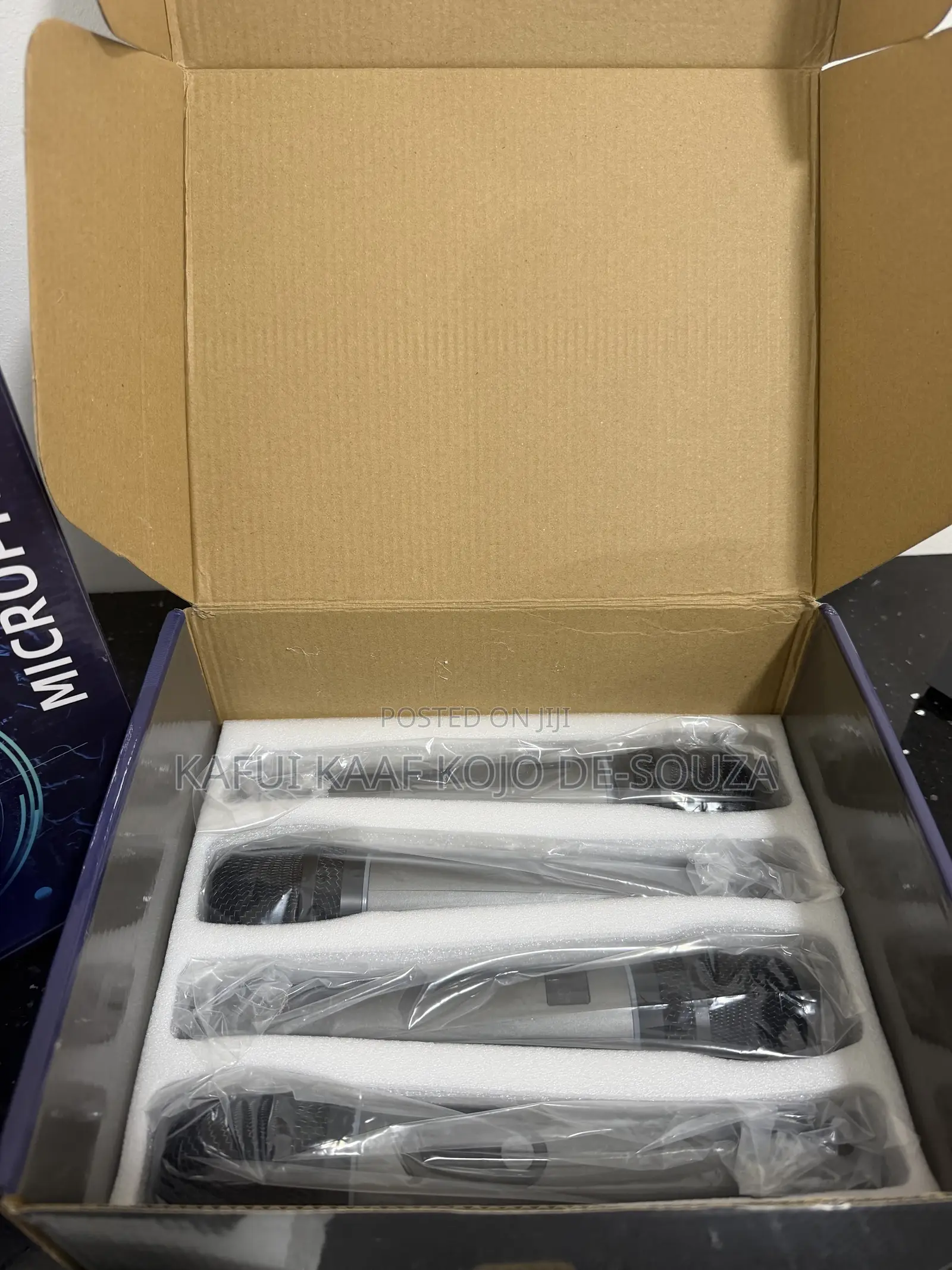 4 in 1 Wireless Microphone