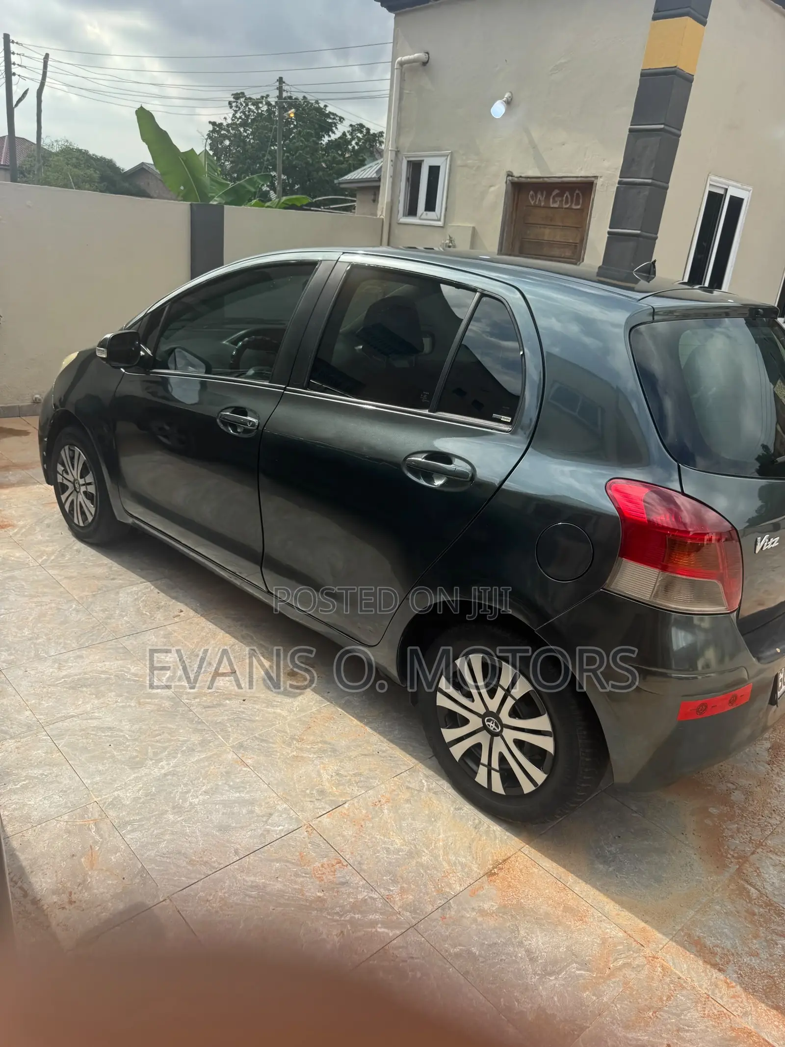 Toyota Vitz 2010 Gray