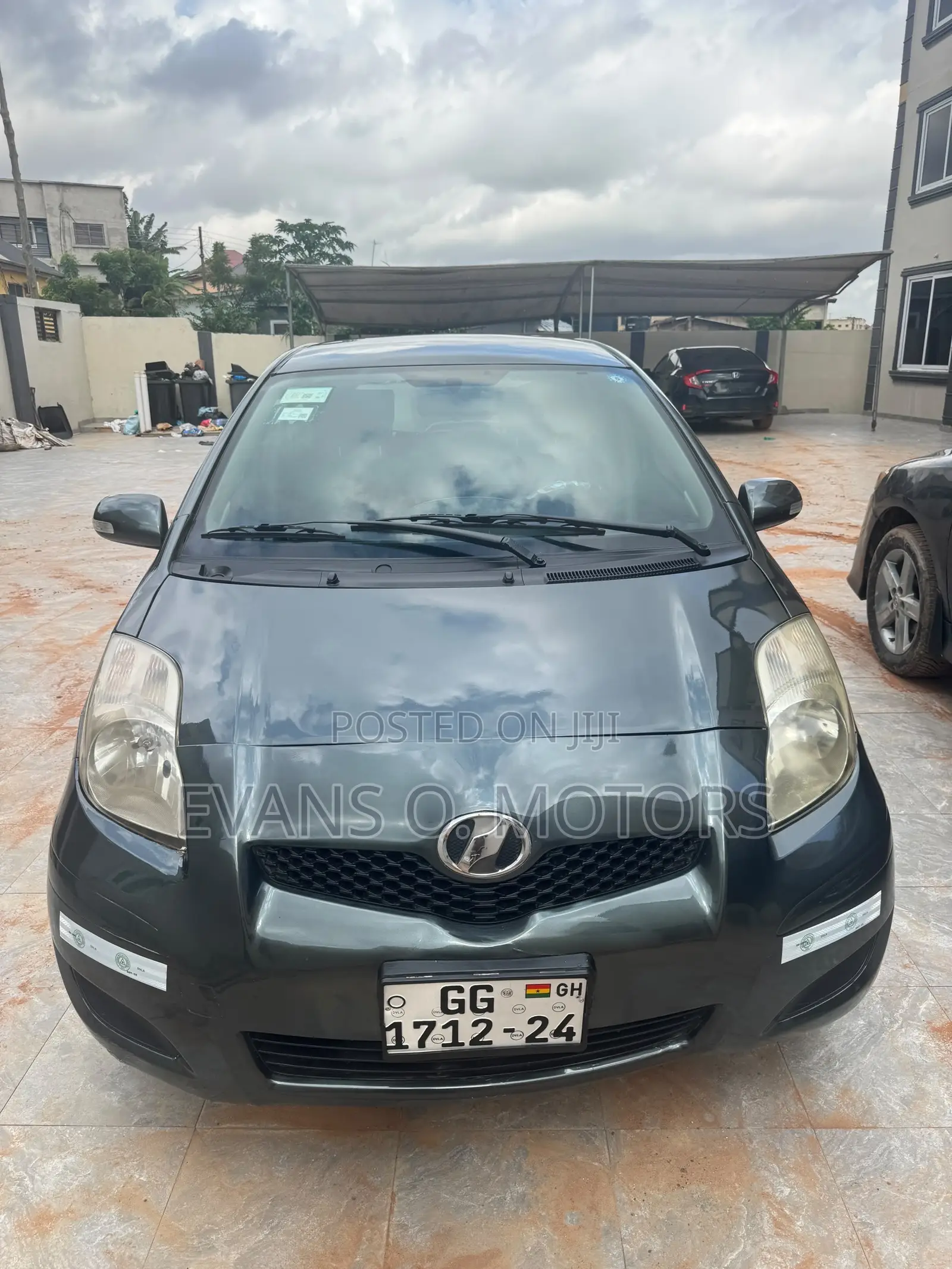 Toyota Vitz 2010 Gray