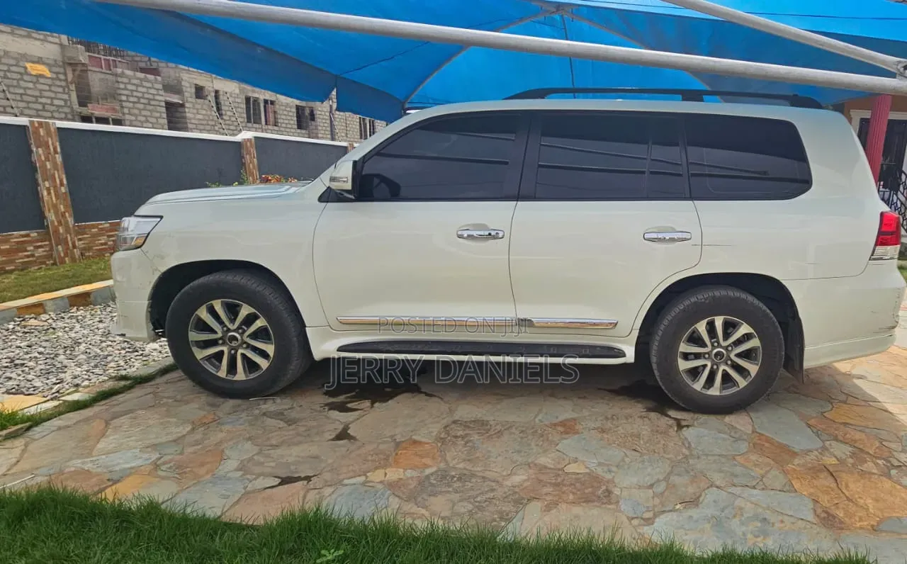 Toyota Land Cruiser Prado 2020 White