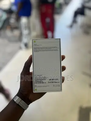 New Apple iPhone 14 128 GB Yellow