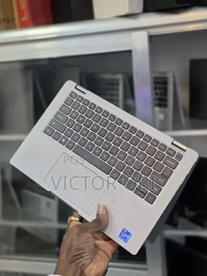 Laptop Dell Latitude 5320 2-in-1 16GB Intel Core i7 SSD 512GB