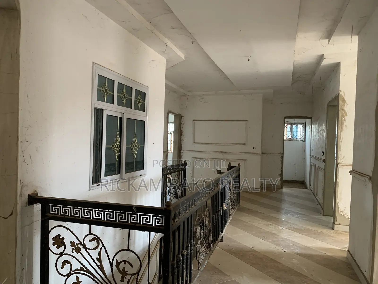 6bdrm Duplex in Tema Metropolitan for rent