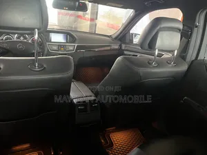 Mercedes-Benz E350 Base BlueTec Sedan (3.0L 6cyl 7A) 2011 Blue