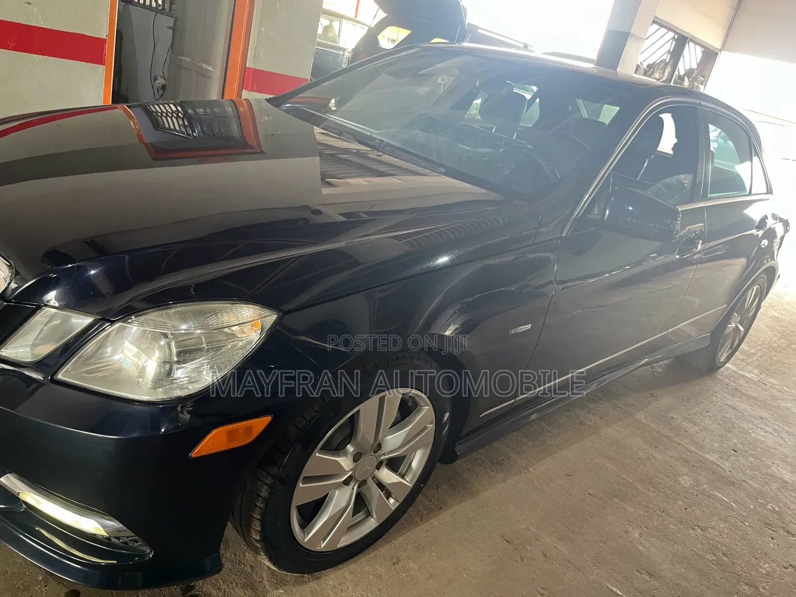 Mercedes-Benz E350 Base BlueTec Sedan (3.0L 6cyl 7A) 2011 Blue