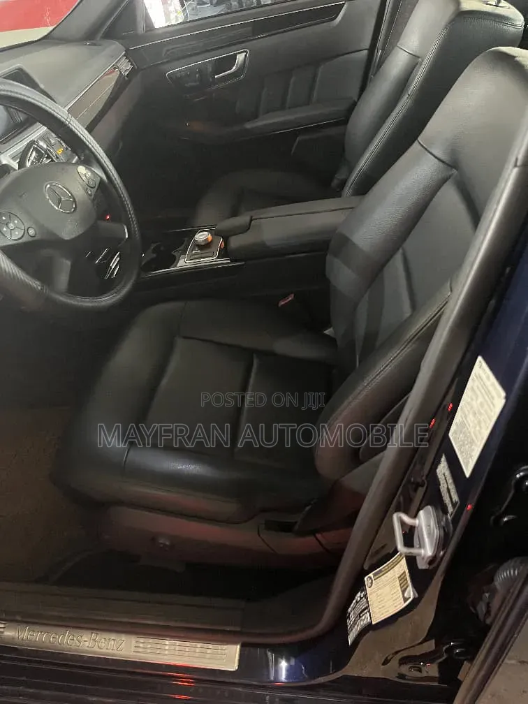 Mercedes-Benz E350 Base BlueTec Sedan (3.0L 6cyl 7A) 2011 Blue
