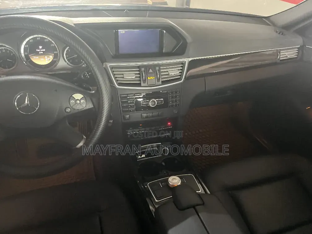 Mercedes-Benz E350 Base BlueTec Sedan (3.0L 6cyl 7A) 2011 Blue