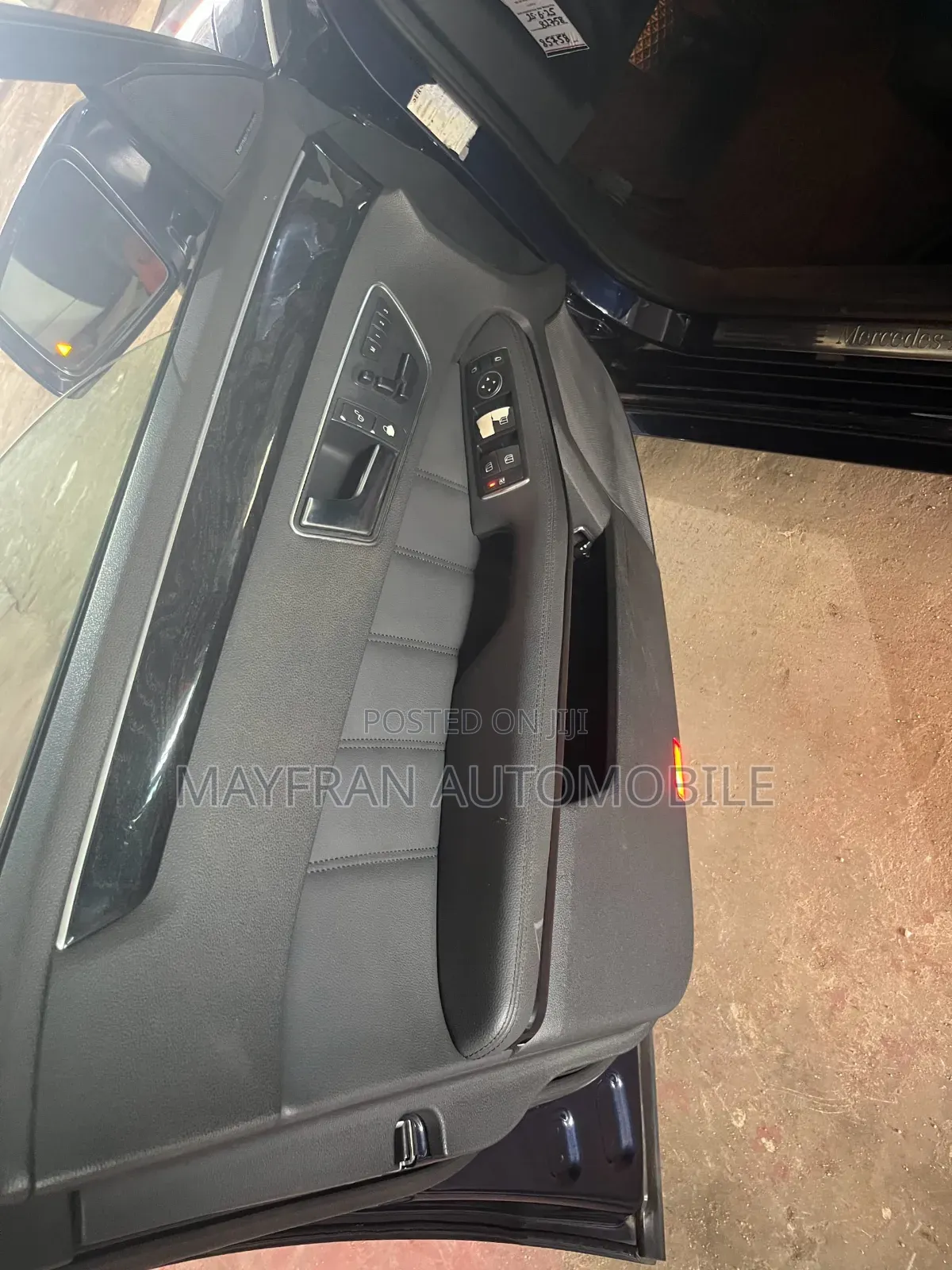Mercedes-Benz E350 Base BlueTec Sedan (3.0L 6cyl 7A) 2011 Blue