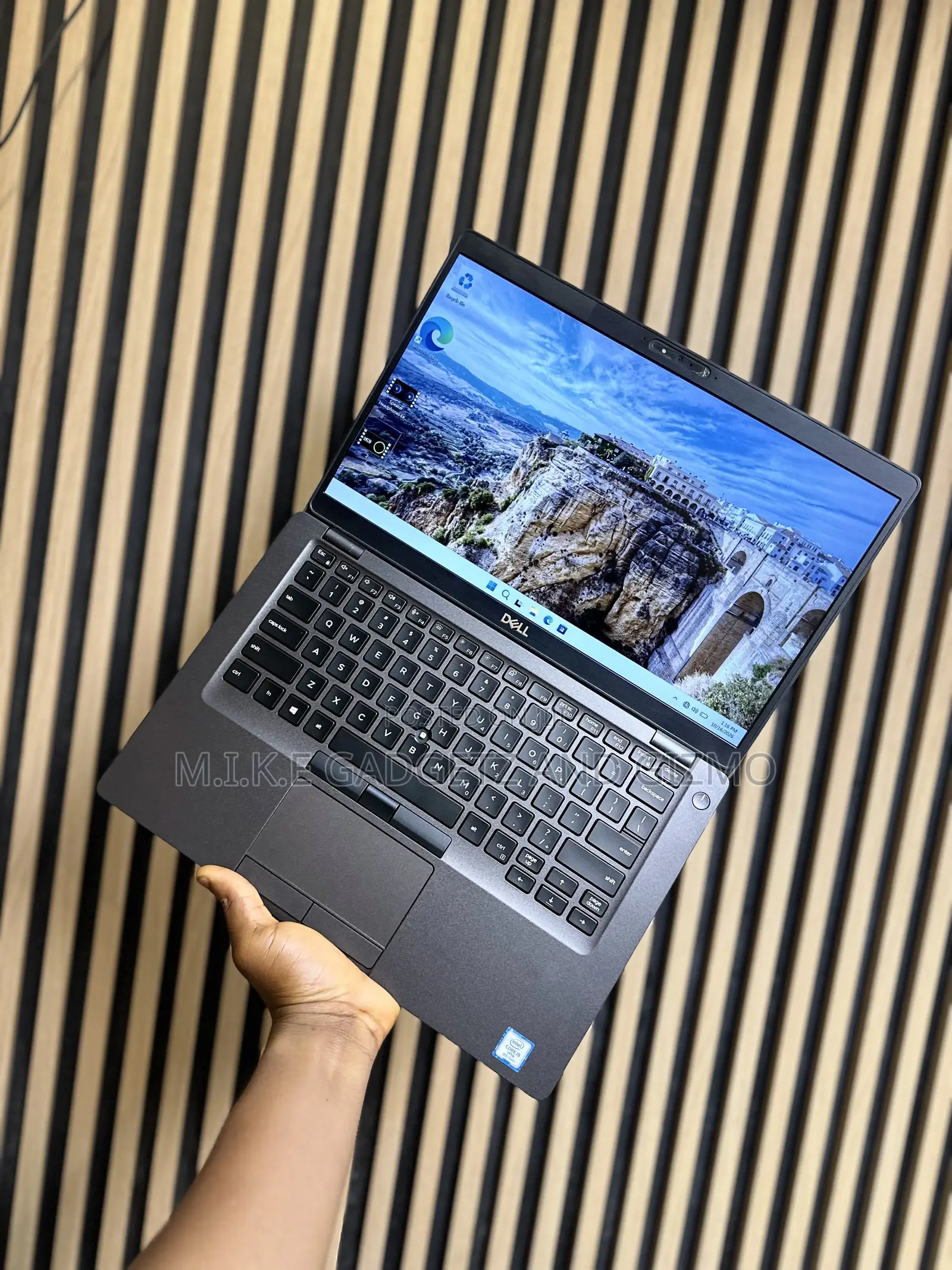 Laptop Dell Latitude 5400 8GB Intel Core i7 SSD 256GB