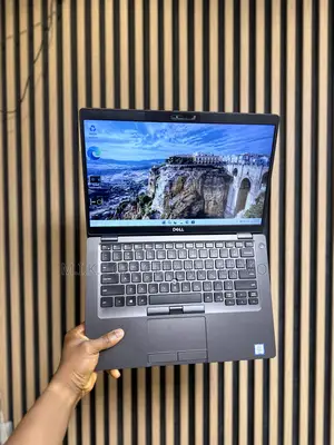 Laptop Dell Latitude 5400 8GB Intel Core i7 SSD 256GB