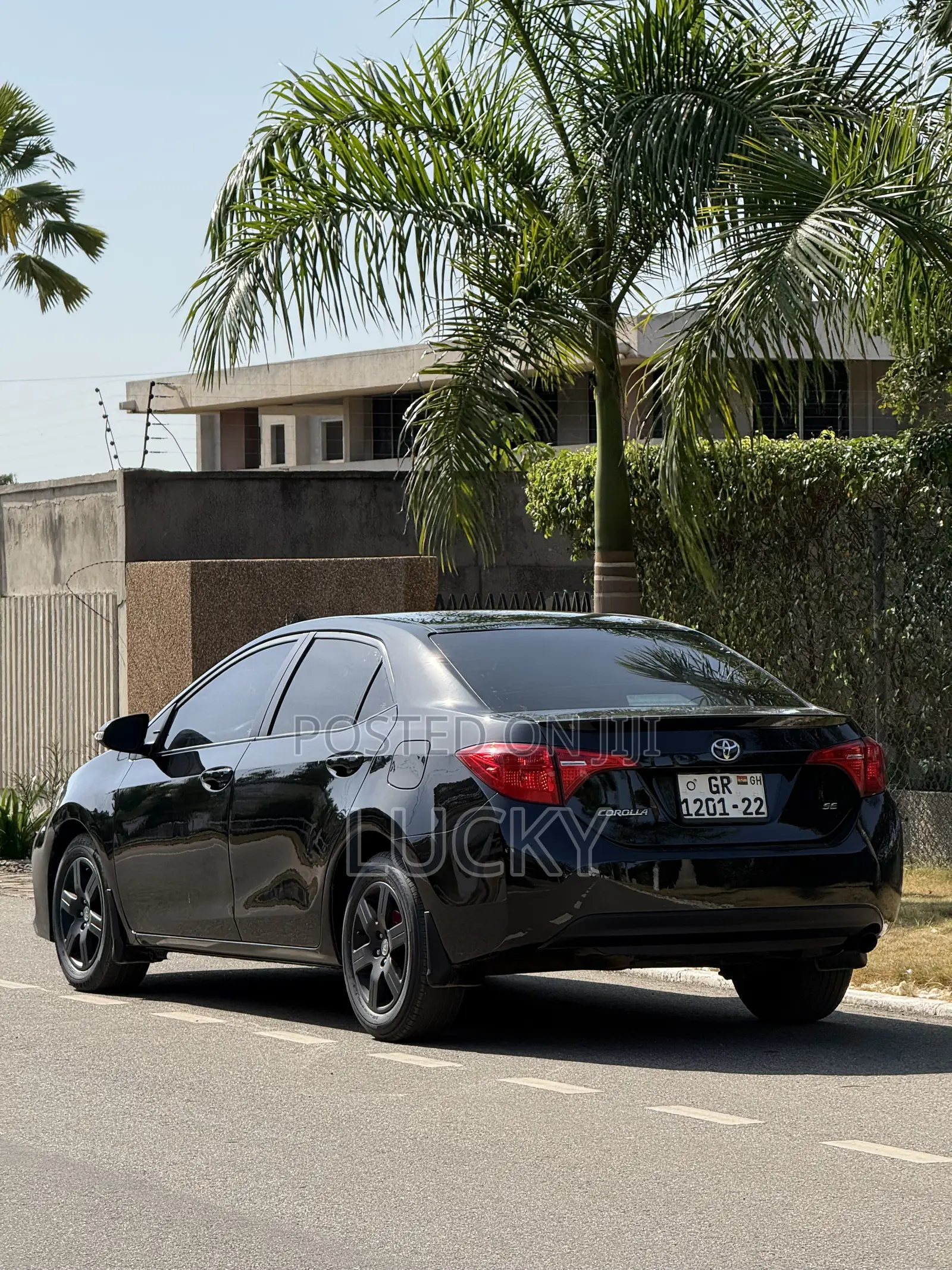 Toyota Corolla SE (1.8L 4cyl 6M) 2018 Black