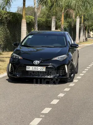 Toyota Corolla SE (1.8L 4cyl 6M) 2018 Black