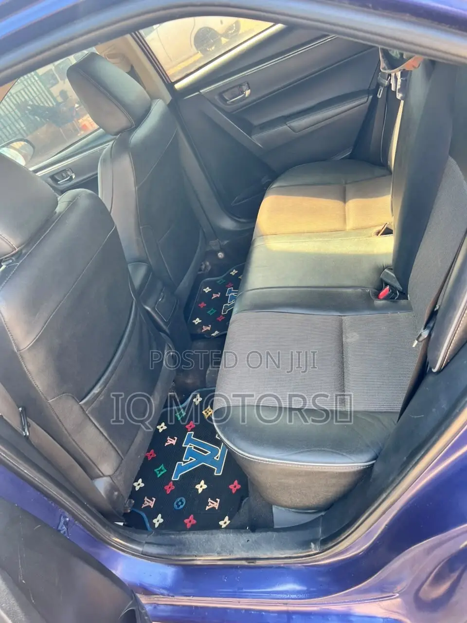 Toyota Corolla SE Special Edition 4dr Sedan (1.8L 4cyl CVT) 2017 Blue
