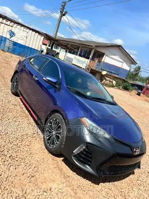 Toyota Corolla SE Special Edition 4dr Sedan (1.8L 4cyl CVT) 2017 Blue