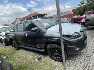 New Toyota Hilux 2023 Black