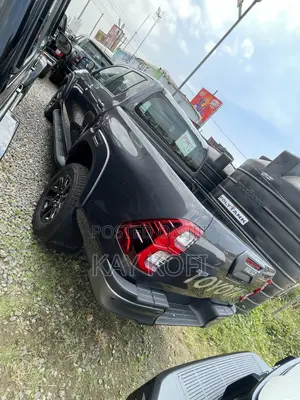 New Toyota Hilux 2023 Black