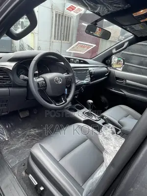 New Toyota Hilux 2023 Black