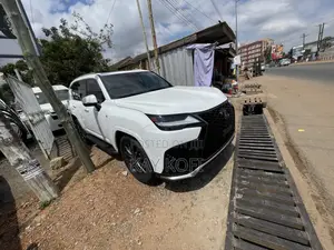 Lexus LX 600 2023 White