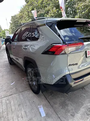 Toyota RAV4 XLE Premium 2022 Gray