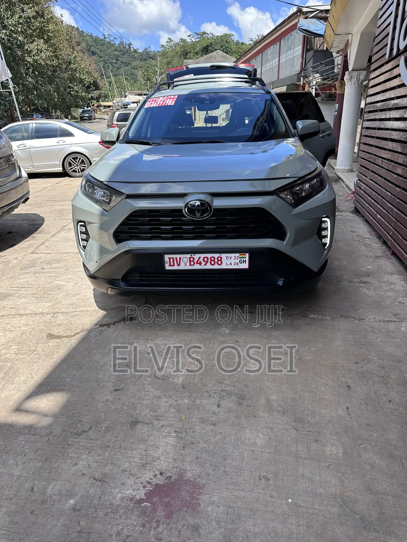 Toyota RAV4 XLE Premium 2022 Gray