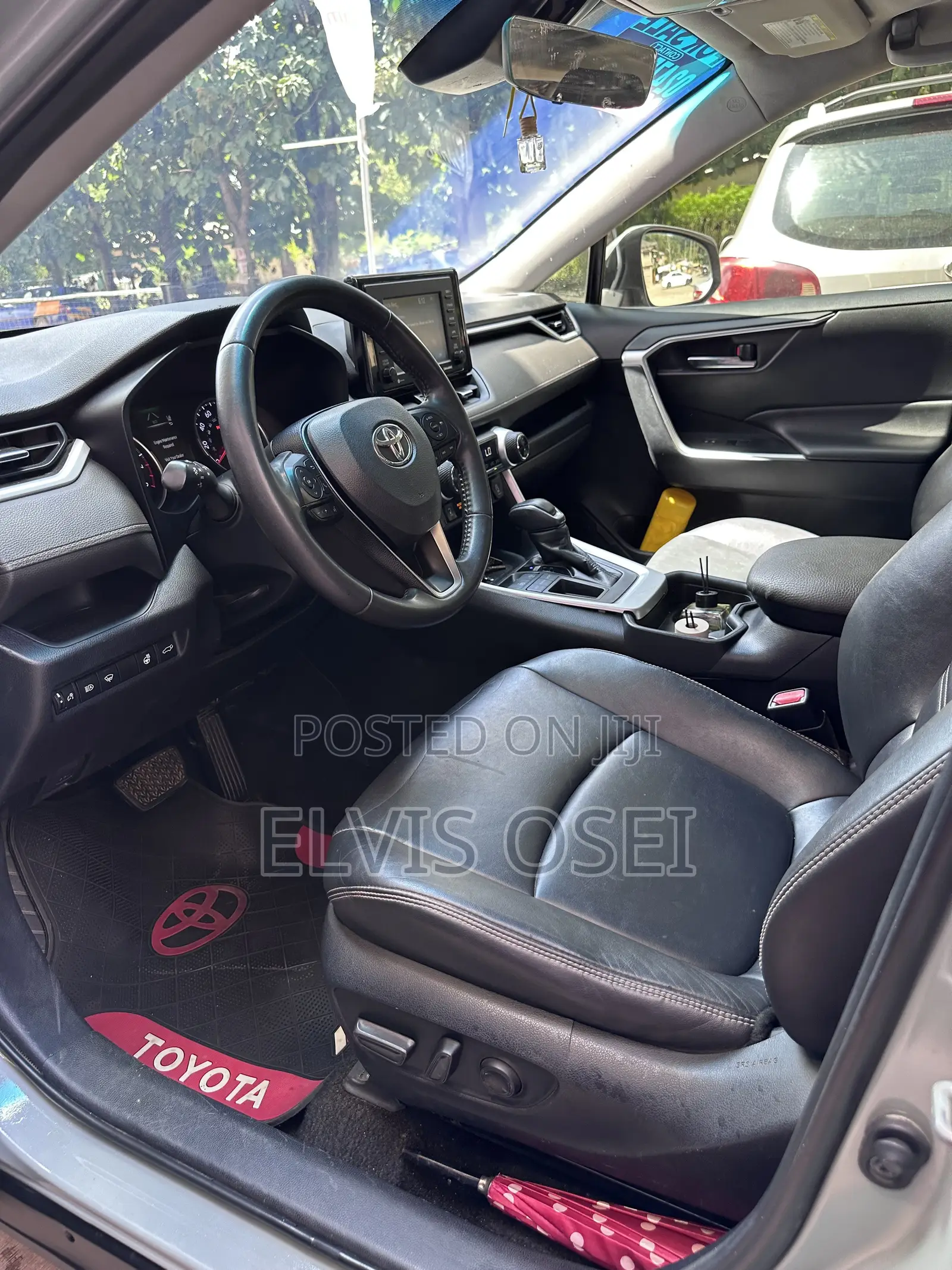 Toyota RAV4 XLE Premium 2022 Gray