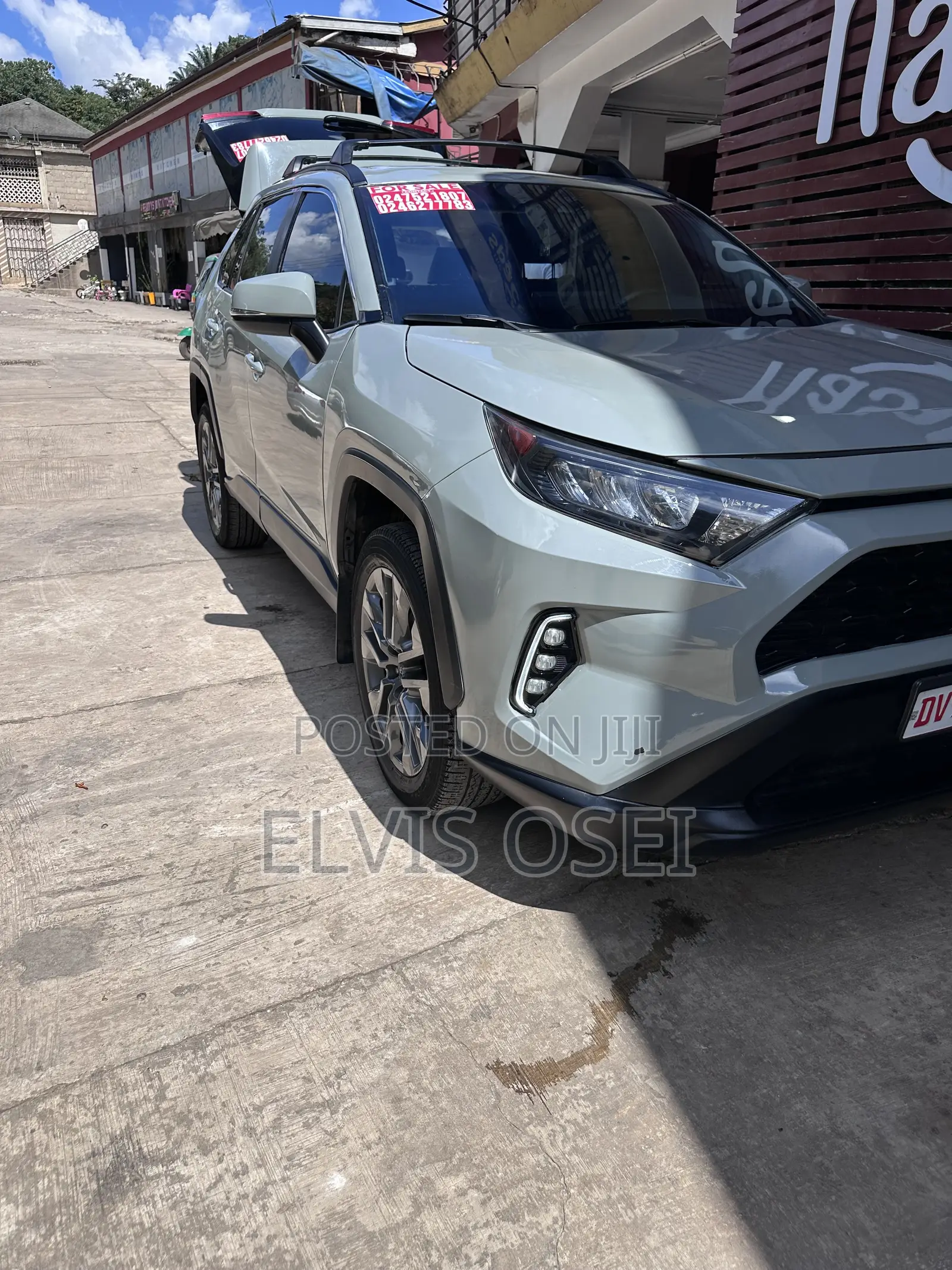 Toyota RAV4 XLE Premium 2022 Gray