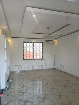 3bdrm Apartment in Westlegon, Medifem Area for rent