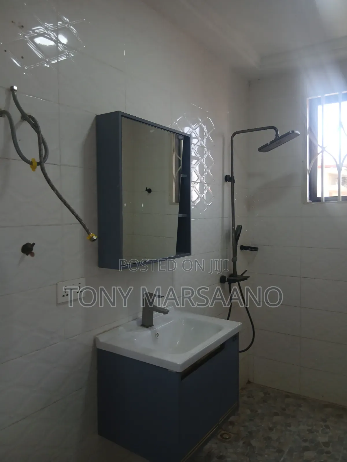 3bdrm Apartment in Westlegon, Medifem Area for rent