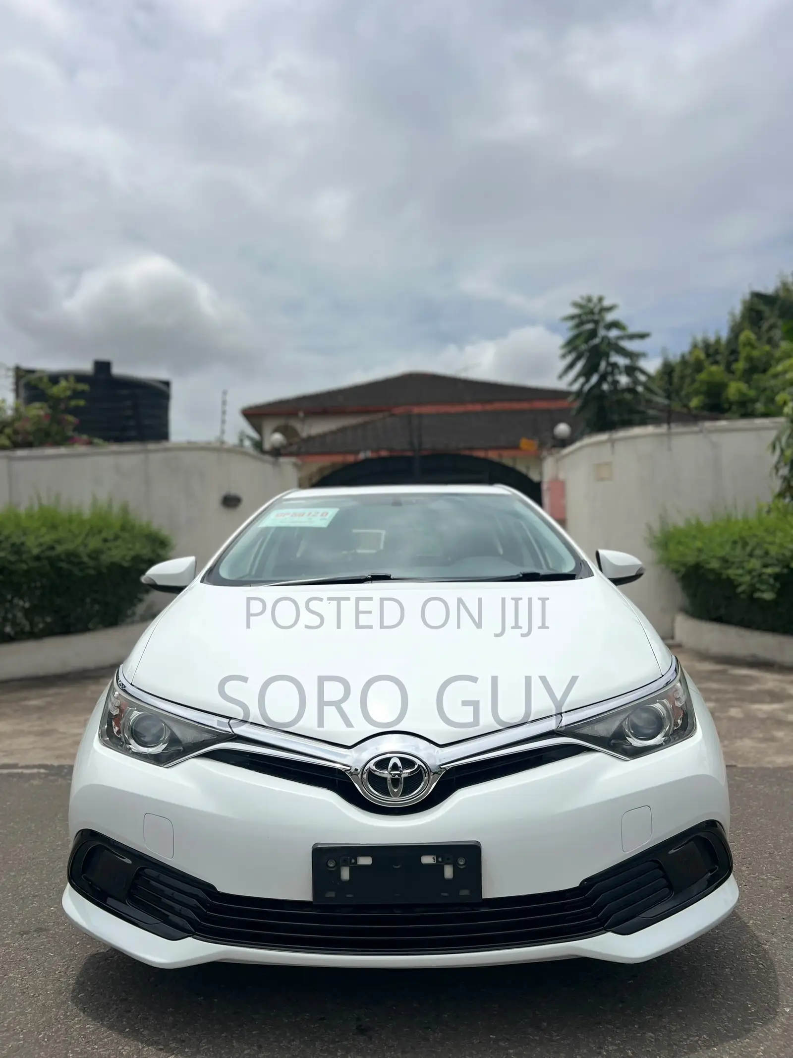 Toyota Corolla 2019 White