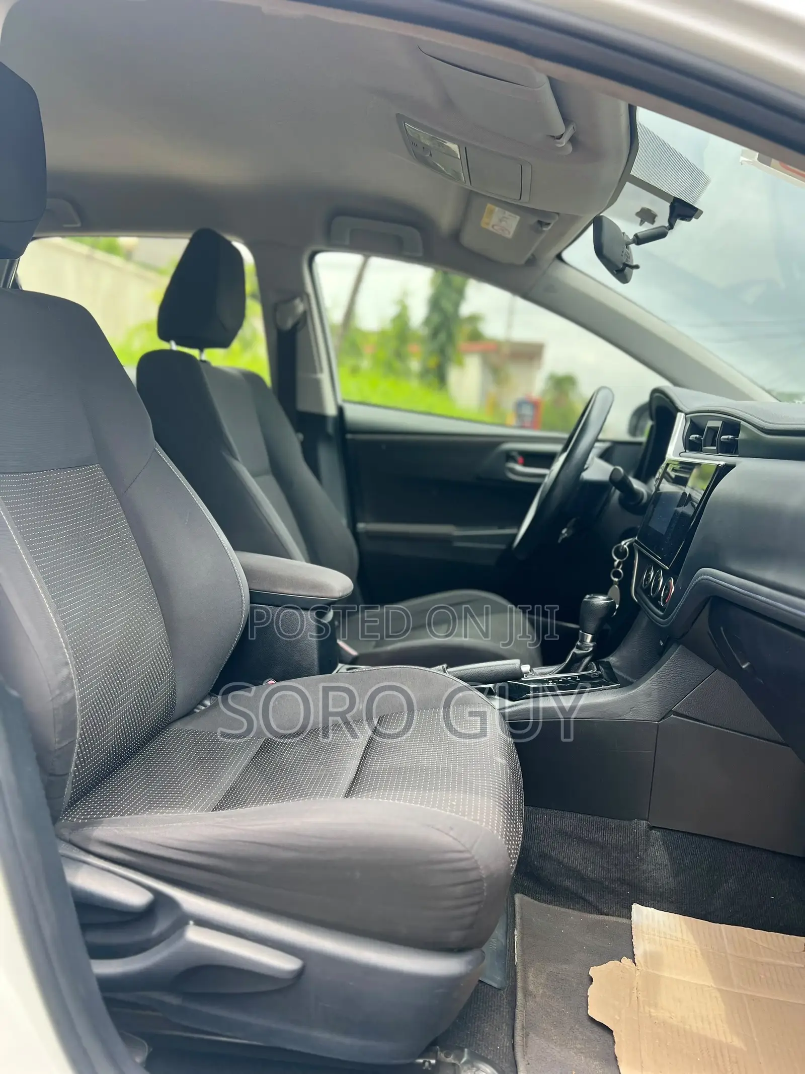 Toyota Corolla 2019 White