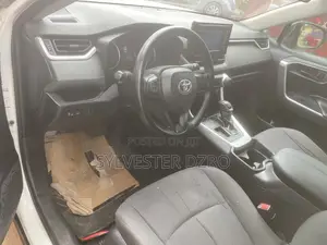 Toyota RAV4 2020 White