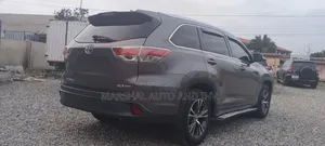 Toyota Highlander XLE V6 4x2 (3.5L 6cyl 6A) 2016 Brown