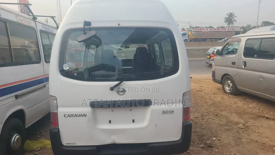 Nissan Caravan (Urvan) 2010 White