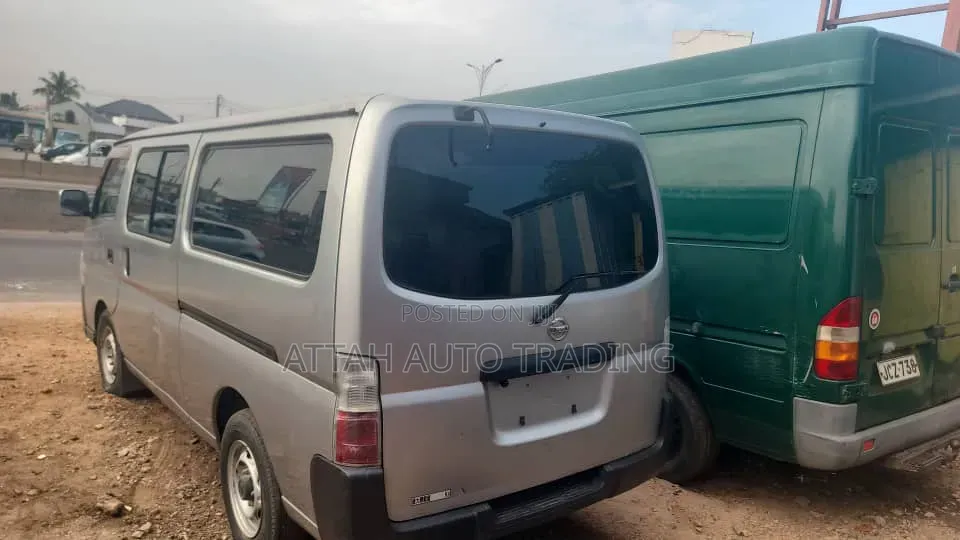 Nissan Caravan (Urvan) 2010 White